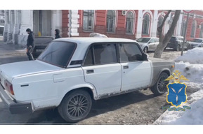 Юный водитель с целым «букетом» нарушений привлек внимание полицейских слишком темными окнами