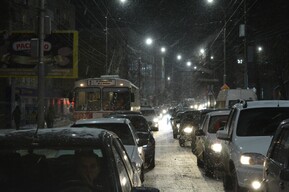 Снегопад и циклон «Валли» поставили Саратов в 9-балльные пробки