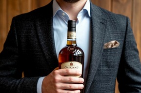 В магазине на проспекте Столыпина мужчина спрятал бутылку коньяка под куртку и отправился в колонию строгого режима