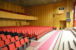 Меломан заплатит за оскорбление ведущего в Доме культуры