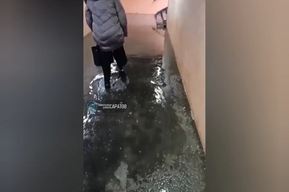 На 2-й Дачной затапливает многострадальный пешеходный переход (видео)