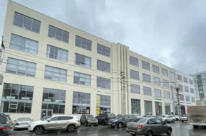 Ещё одна девушка в Саратове стала жертвой схода снега с крыши: пострадавшая в больнице