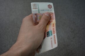 В Саратове будут судить девушку-продавца, которая сделала общественнику нелегальное предложение на 15 тысяч
