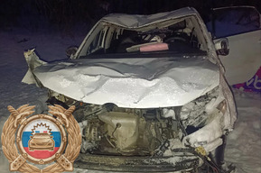 На трассе опрокинулась иномарка: в больницу попала 12-летняя девочка