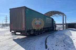 Фура насмерть задавила женщину в Гагаринском районе