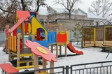 В 19 саратовских детсадах появятся новые игровые площадки: где и когда их построят