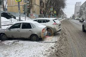 На Чернышевского столкнулись две машины, одну из них отбросило на пешехода: пенсионерка в больнице 