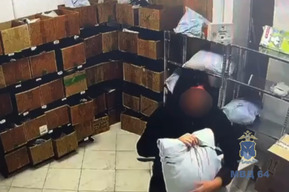 Золото, планшет и зимняя куртка с песцом: экс-сотрудница Wildberries присвоила товар на 200 тысяч рублей