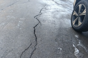 Вышли на «Трассу»: мэрия Саратова заявила о плохом качестве работ и неисполнении гарантийных обязательств подрядчиком по контрактам на сотни миллионов рублей