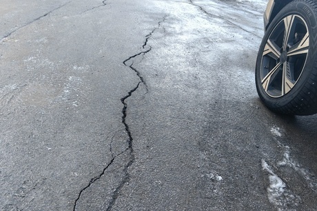 Вышли на «Трассу»: мэрия Саратова заявила о плохом качестве работ и неисполнении гарантийных обязательств подрядчиком по контрактам на сотни миллионов рублей