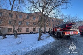 В Энгельсе пожарным пришлось спасать жильцов третьего этажа