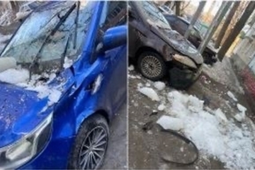«Утренний подарок автовладельцам»: глыба льда разбила две иномарки в Саратове