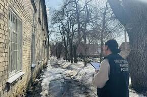 Подросток оказался в больнице, после того, как на него рухнула наледь с крыши