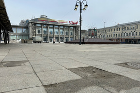 Скол за сколом: плитка на саратовской Аллее Роз представляет опасность для местных жителей