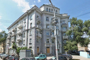 Рядом с набережной в Саратове разрушается и протекает архитектурный памятник, который обслуживает УК-«призрак»