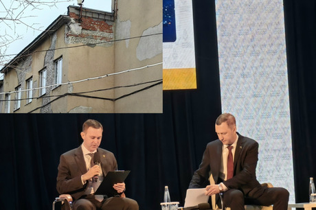 Губернатор приехал узнать об успехах Энгельсского района в обрушающийся центр народного творчества (слушать о проблемах он не стал)