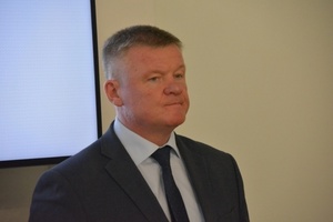 Утверждено число чиновников, которые будут работать в правительственном секретариате бывшего мэра Исаева