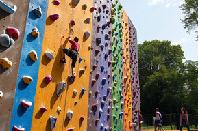 В Энгельсе ребёнок пострадал на занятии в муниципальной спортивной школе. Экс-директор отделался штрафом