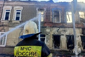 Ночной пожар на Валовой тушило больше дюжины пожарных машин