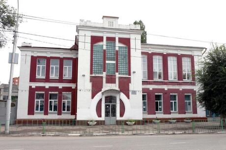 Ремонт 120-летней саратовской школы оказался под угрозой из-за того, что на конкурс не подали ни одной заявки: реакция спикера Госдумы и мэра Саратова
