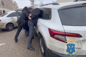Доход более 14 миллионов рублей: в Саратове задержали учредителя и директора фирмы с 350 печатями