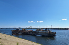 Власти в Саратовской области выставили на продажу теплоход