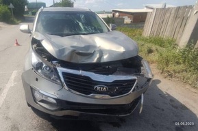 Двое подростков на мотоцикле врезались в иномарку: осуждена тётя старшего из них