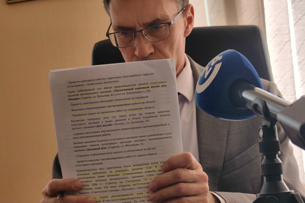 «За потерю культурного наследия — вплоть до уголовной ответственности»: беседа с министром Владимиром Мухиным об ужасной судьбе здания с кариатидами (и развалится ли оно за 50 тысяч)