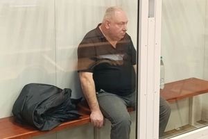 Главврача районной больницы и депутата, подозреваемого в получении взятки, отправили под стражу