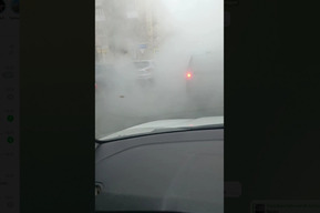 Центр Саратова заливает кипятком, перекрыта улица