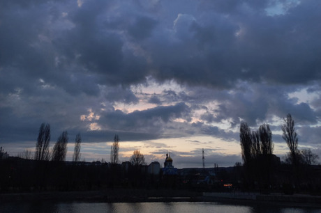 Апрельская гроза и понижение температуры. Синоптики обещают жителям Саратовской области изменения в погоде