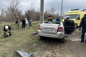 На Вольском тракте «Гранта» протаранила столб: водитель погиб