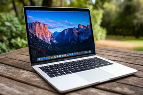 Юный сотрудник ПВЗ заказывал ноутбуки, а возвращал старые носки и бельё: возбуждено уголовное дело