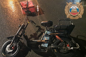 За сутки на дорогах региона пострадали водитель и пассажиры иномарки, а также курьер на электровелосипеде