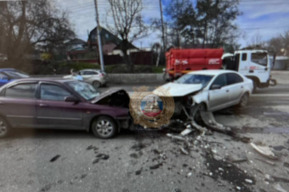 На Большой Садовой столкнулись две иномарки: водителей госпитализировали