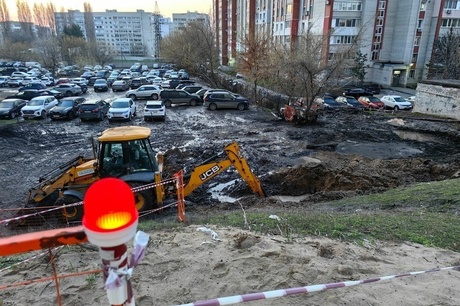 Царицынская яма, которая засасывала детей по пояс в жижу, снова оставила десятки тысяч жителей Саратова без воды