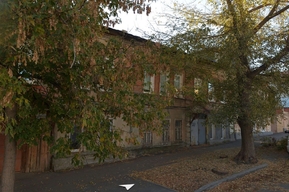 Два дома в центре Саратова и построенную в 90-е годы трехэтажку в Заводском районе могут признать аварийными