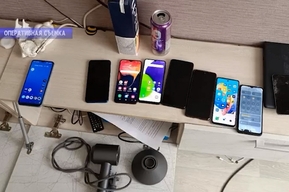 Полицейские задержали семерых саратовских подростков и юношей, работавших за 3-5 тысяч в сутки на телефонных мошенников