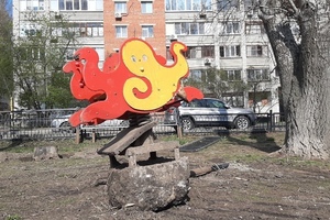 «Для кого-то это — образец порядка и чистоты»: мэрия Саратова оставила для детей, проживающих в районе Горпарка, только нечто похожее на бомжатник