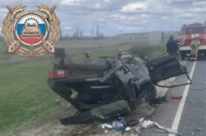 При столкновении двух легковушек ВАЗ в Саратовской области пострадали четыре человека