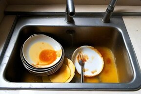 Жители завокзальной части Саратова проводят утро без света и воды