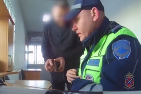 «Давай доллары дам тебе»: настойчивость пожилого саратовца сделала его фигурантом уголовного дела