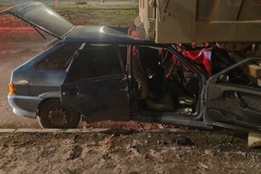 На проспекте Энтузиастов 19-летний водитель «четырнадцатой» протаранил стоящий автомобиль: пострадали три человека