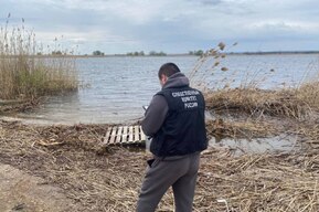 На берегу реки нашли бездыханное тело неизвестной женщины