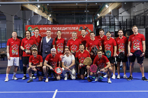 В Саратове высадился десант из звёзд российского спорта, которые сыграли на поле с юными футболистами и сразились с бизнесменами в турнире по паделу