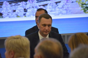 Губернатор одобрил сокращение штатной численности трех саратовских министерств