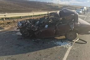 В тройном ДТП погиб мужчина: его тело пришлось доставать из искорёженного авто