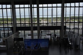 В саратовском «Гагарине» вновь наблюдаются задержки. Рейс до Москвы сдвинули на 9 часов