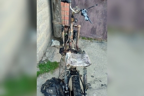 На Танкистов загорелся электровелосипед, пострадал молодой человек