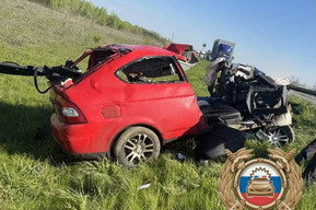 Водитель «Приоры» погиб в столкновении с фурой у Каменки